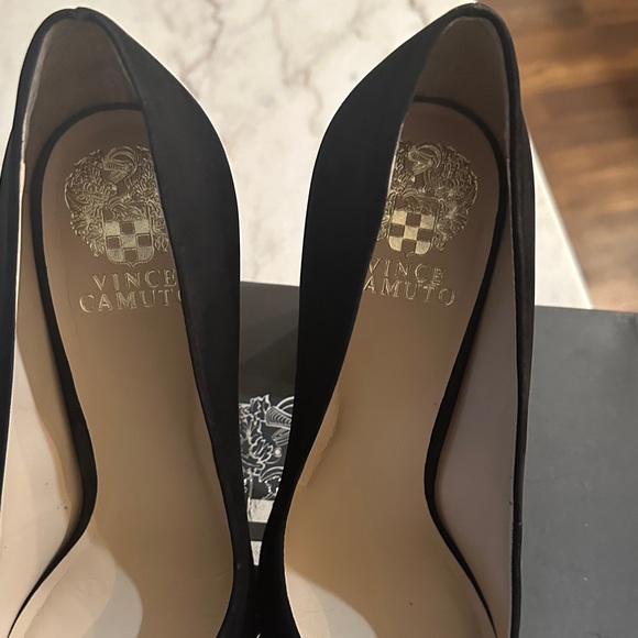 Vince Camuto Elegant Black Heels Size 10 - Picture 4 of 6